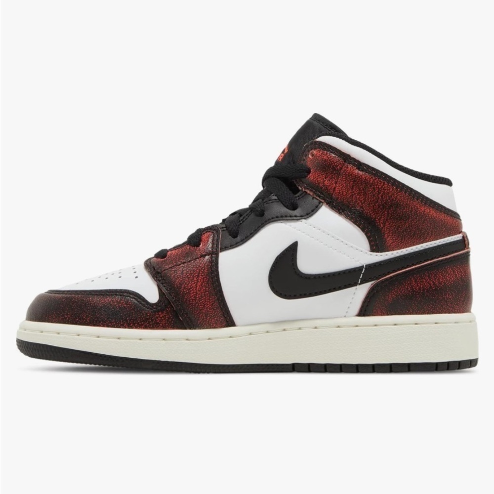 Nike Air Jordan 1 Mid “Wear Away” size 6.5Y